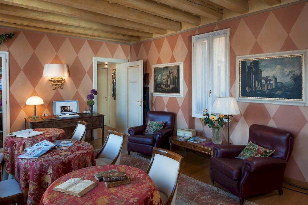 in Verona With 3 Bedrooms and 3 Bathrooms