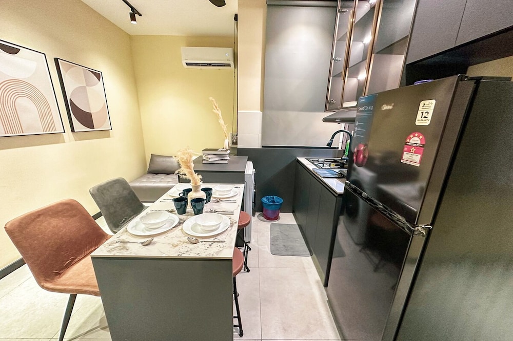 Neu Suites Horizon View Apartments