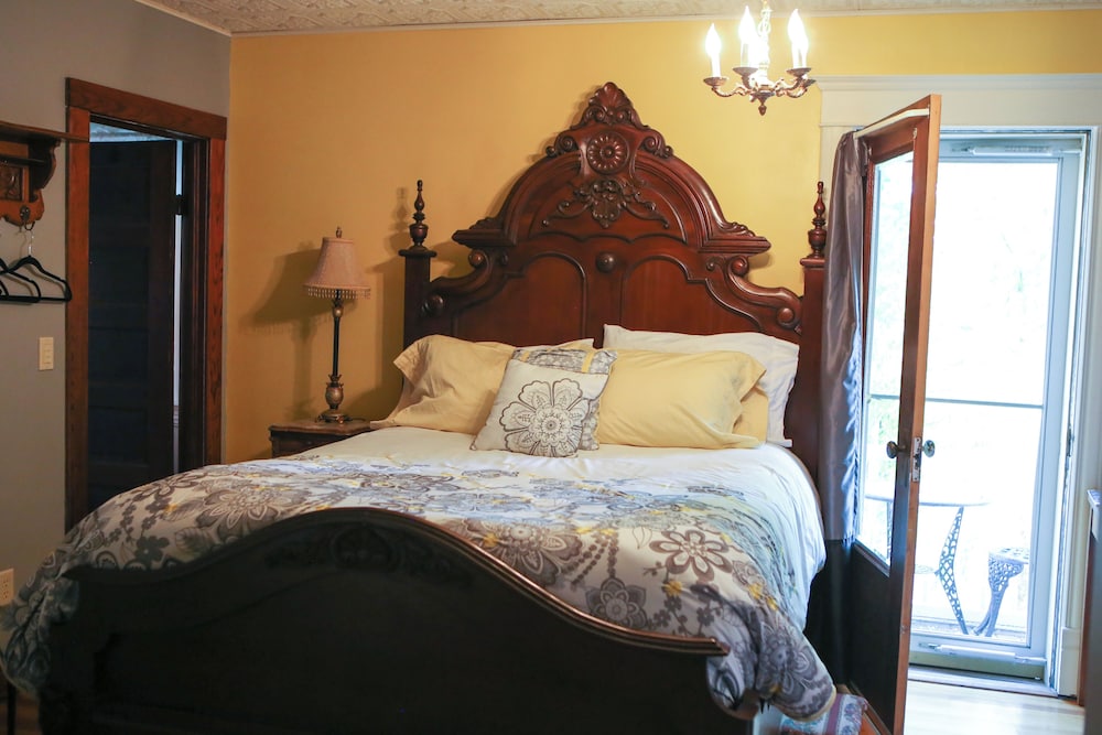 B&B on Broadway