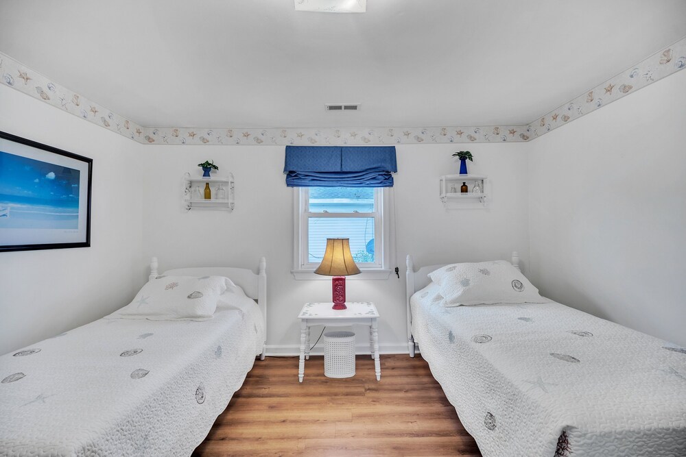 Oyster Cottage In Historic Fishing Village 2 Bedroom Cottage