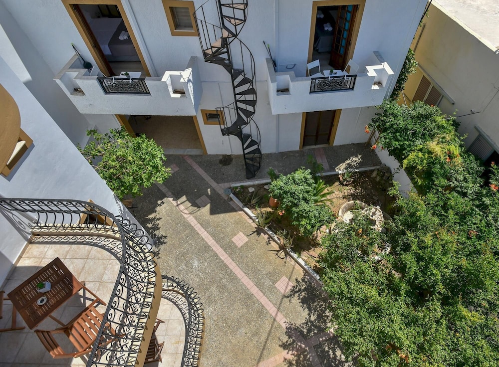 Apartments for 4 1st Floor view 3