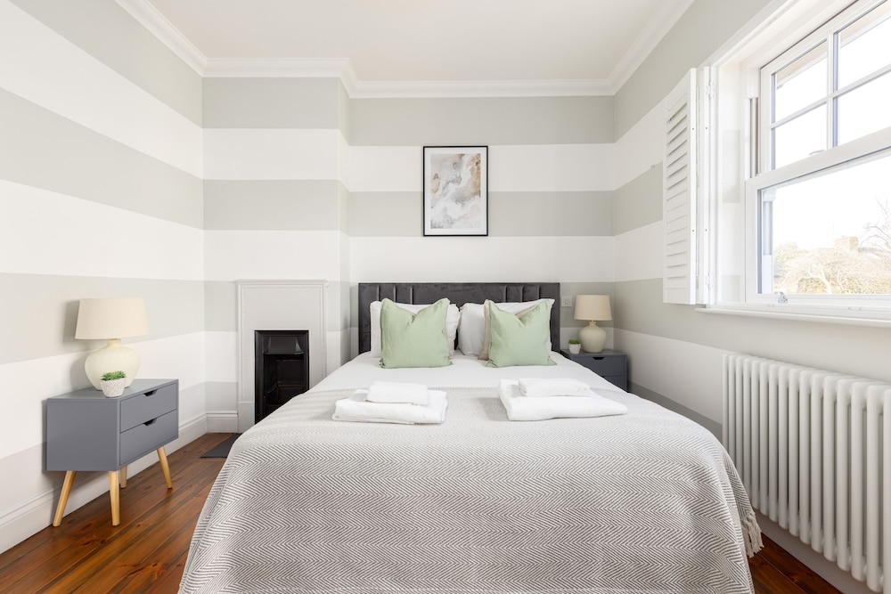 Spacious 3 Bed Flat Putney