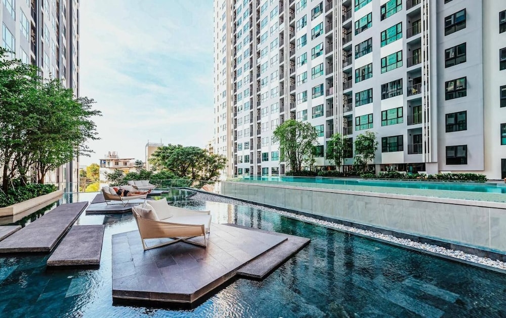 Sea View 2 Bed Room at Great Location