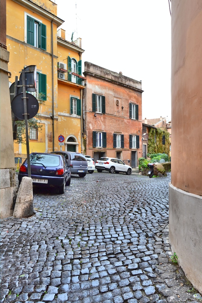 Hello Trastevere - Bed & Breakfast
