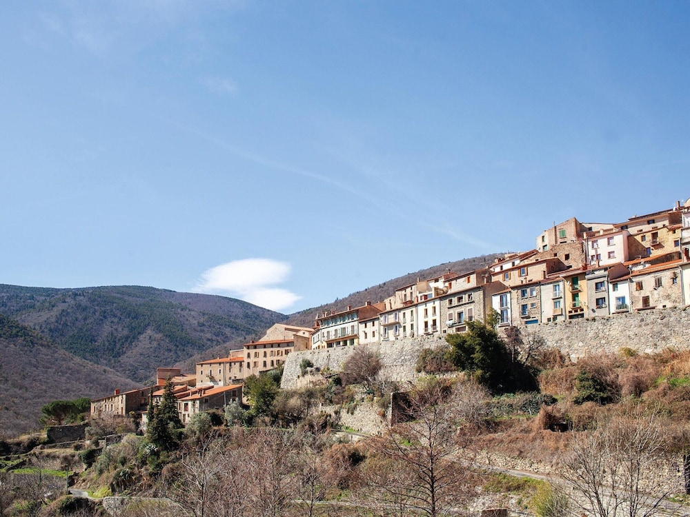 Residence Near Esperaza in a Beautiful Area