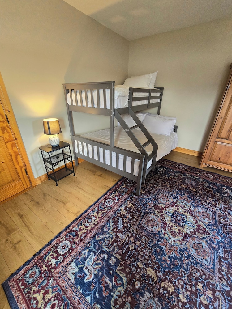 Benroe House - 5 Bedrooms