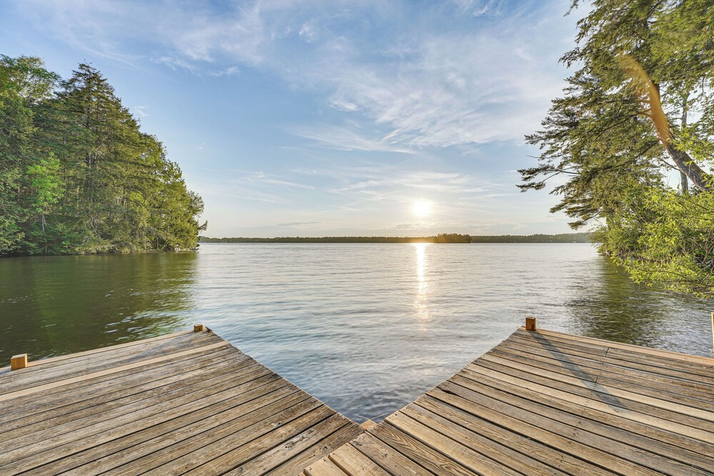 Peaceful Lakefront Maine Cabin w/ Sunset Views