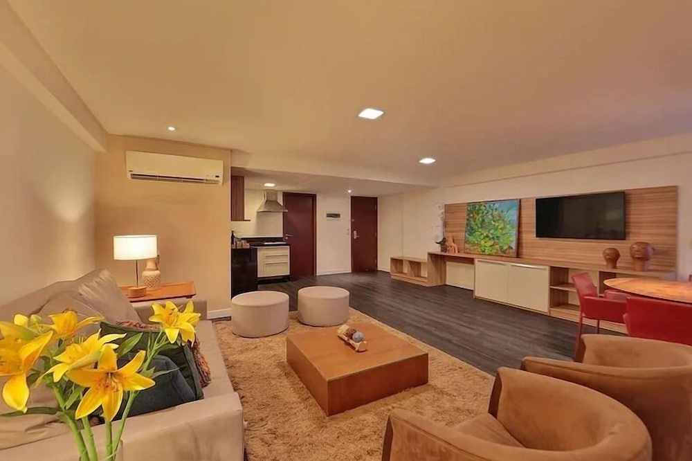 HY Beach Flats