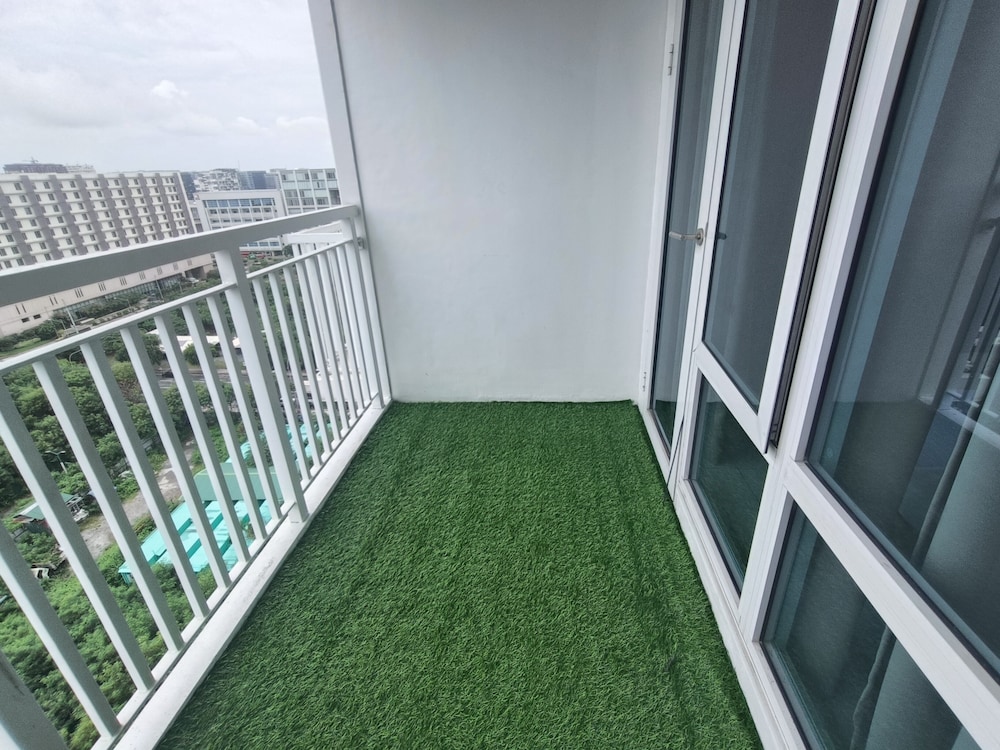 Premiere Haven at Sea Residences