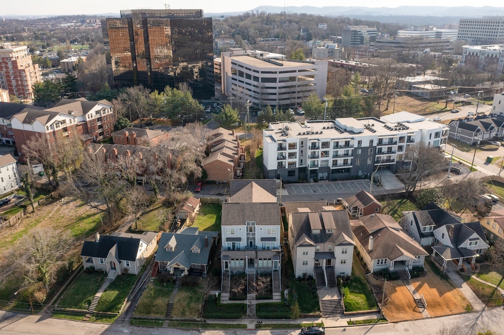 Springsteen by Avantstay Stylish Townhouse in Nashville! view 5