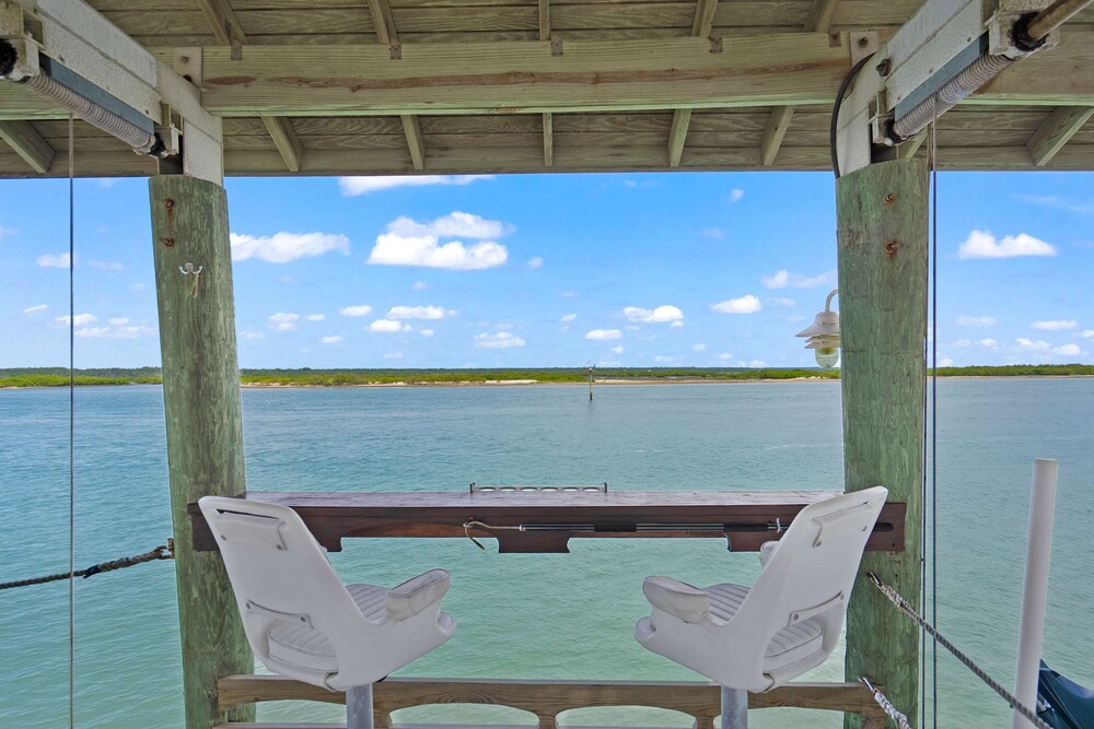 Sparkling Pool Balcony Sunsets Pool Table Dock