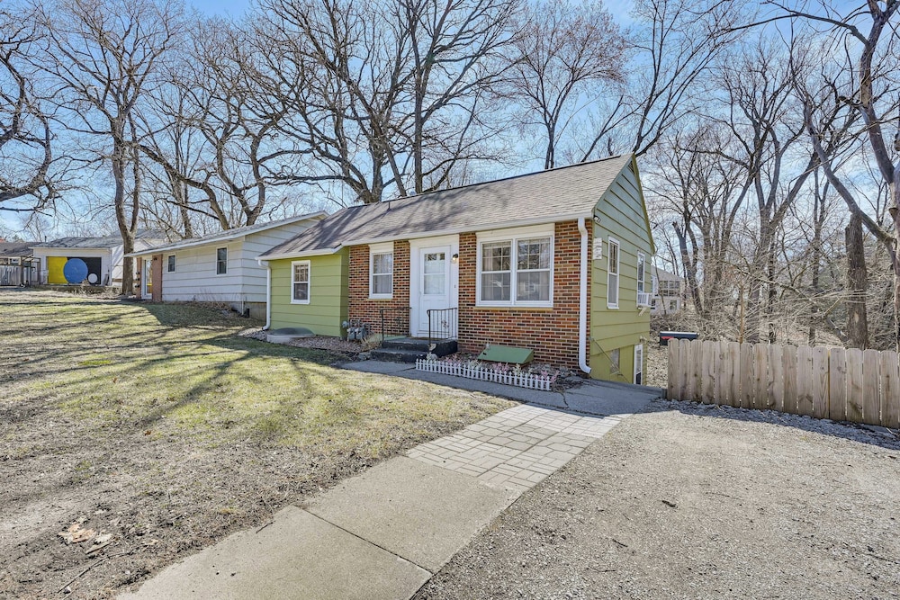 Walk to Iowa State University: Pet-friendly Apt!