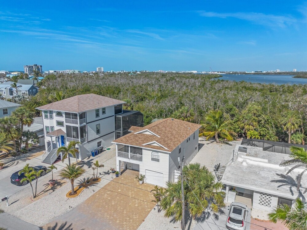 401 Pet-friendly, Pirate's Cove Retreat 3 Bedroom Home