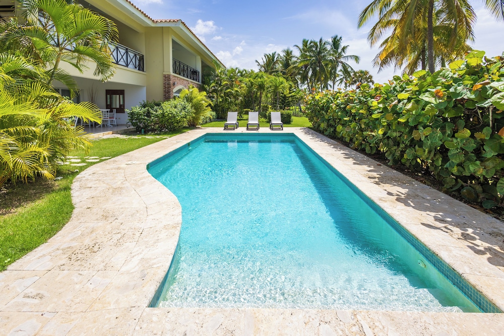 Family Elite Golf Vacations in Cocotal