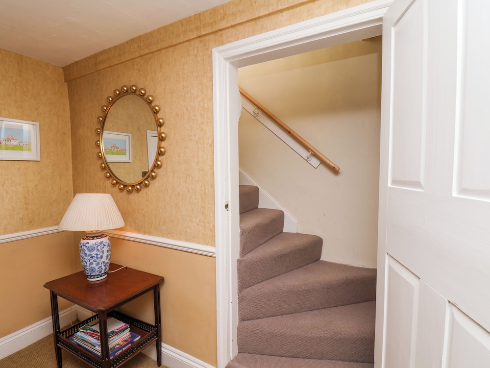 Sixpence Cottage