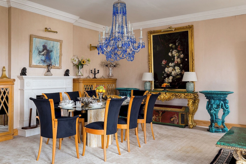 Penthouse 3-bed 3-bath on Marble Arch