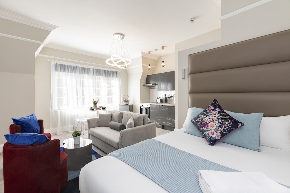 Luxurious Air Conditioned Apt High Street Kensington