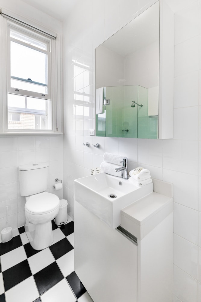 Designer Styled Studio in Central Trendy Glebe
