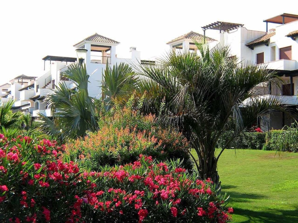 VenAVera C10A - Ground floor Garden 3Bedrooms/2Baths Beachfront, WIFI