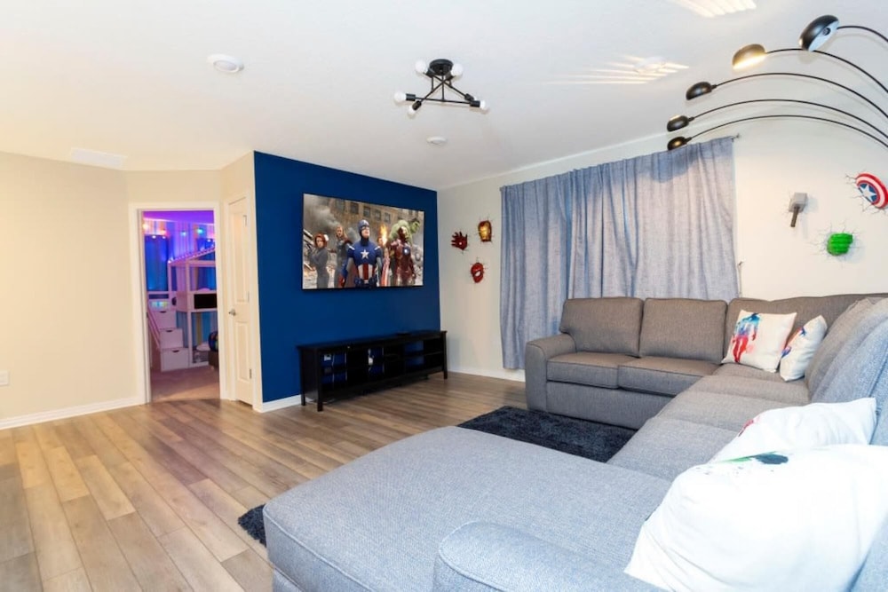Theme Dream House - Brand NEW Windsor Resort view 4
