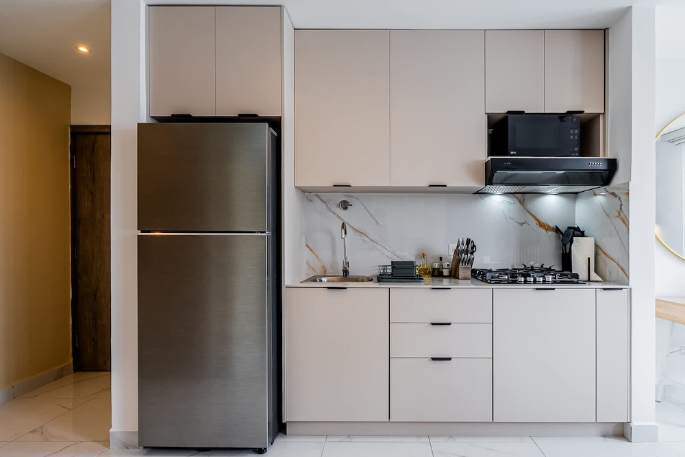w Scenic 1BR w Panoramic City View in Calle 50
