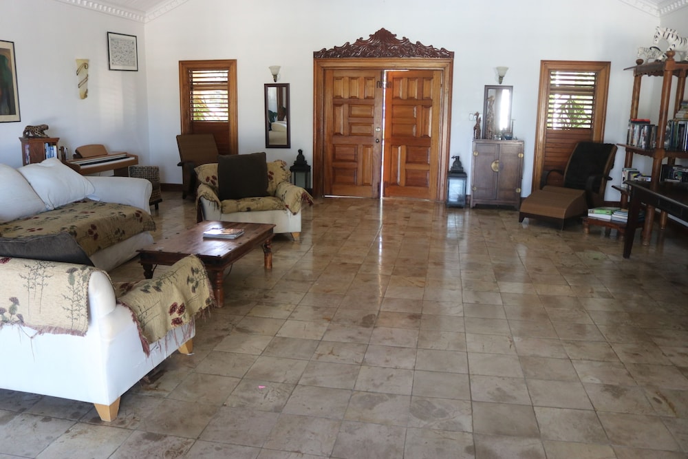 Mohagany House