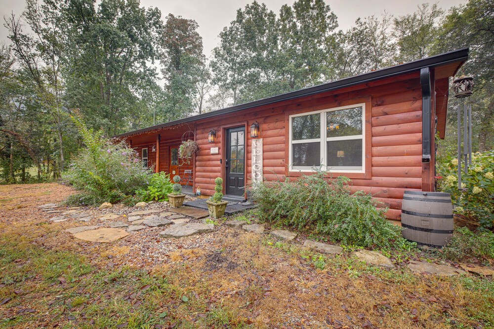 Crossville Vacations - Quiet Tennessee Mountain Cabin w/ Patio - Property Image 1