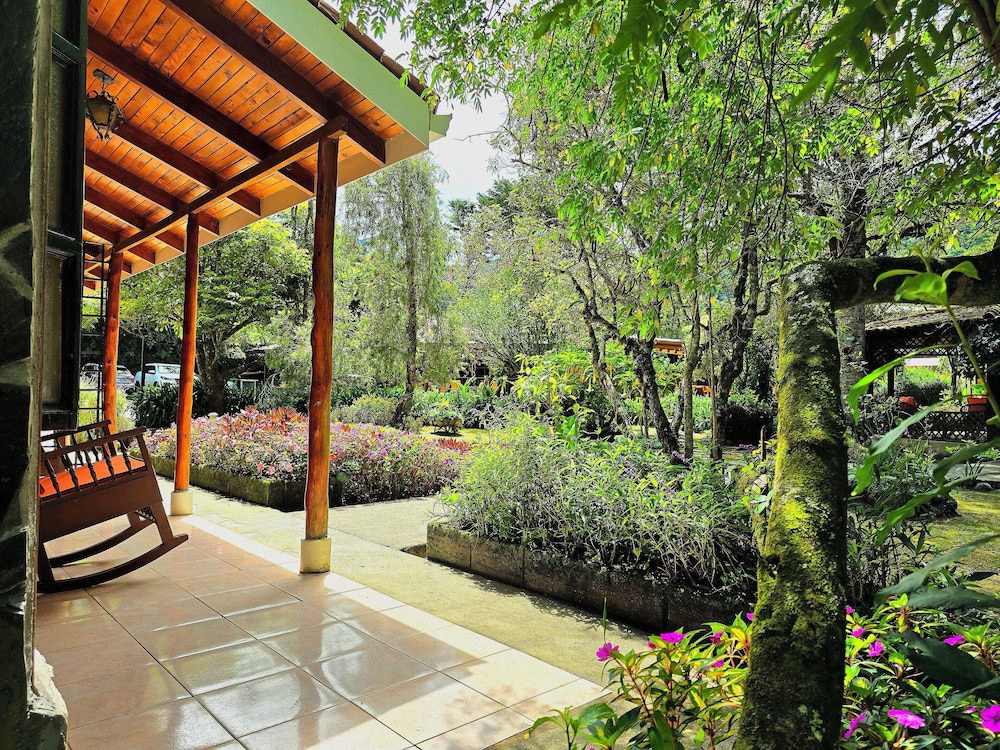 Hotel de Montaña Suria