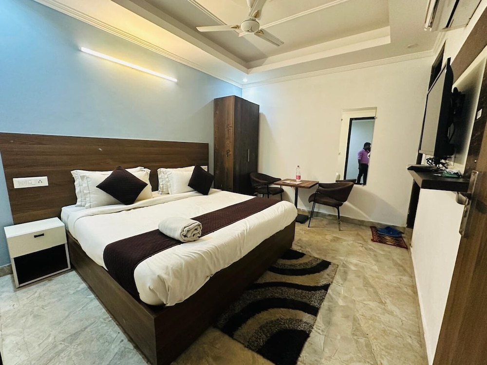 Hotel S.R. Plaza