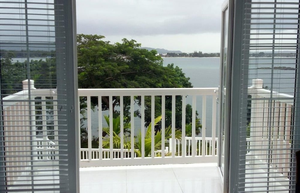 Tropics at Little Bay Country Club