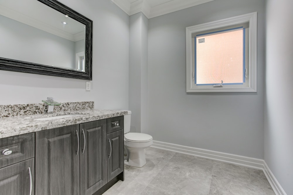 QuickStay - Beautiful 5bdrm House in Vaughan