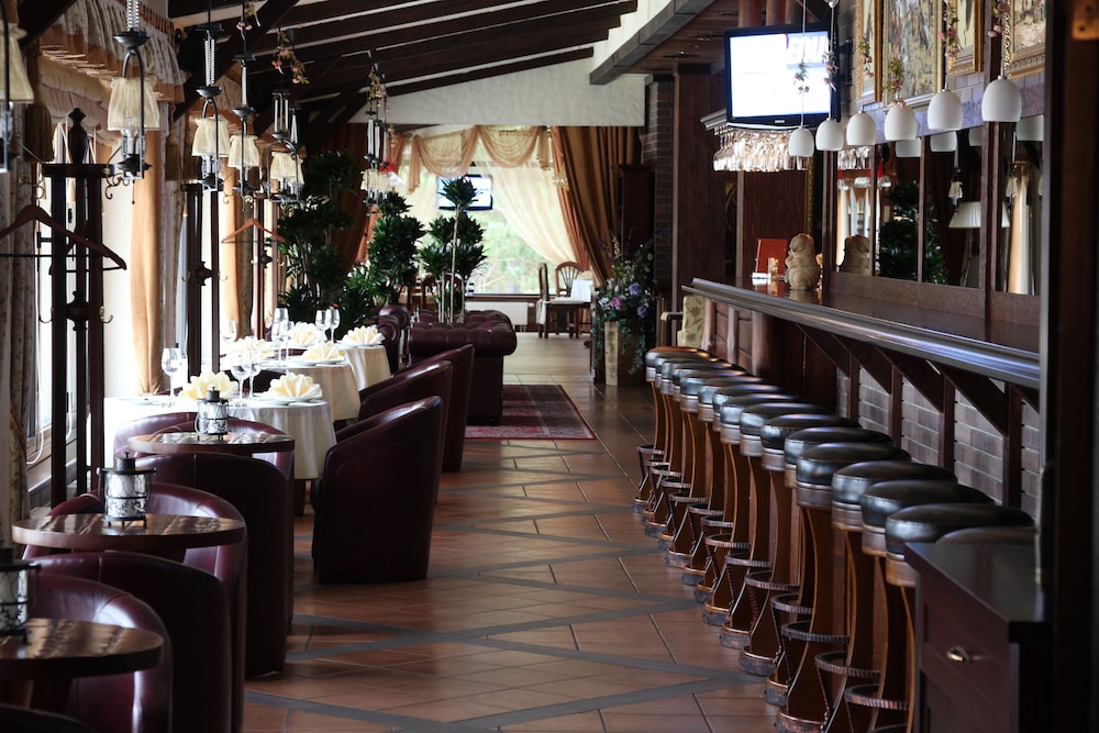 Park-Hotel Butenko Stable