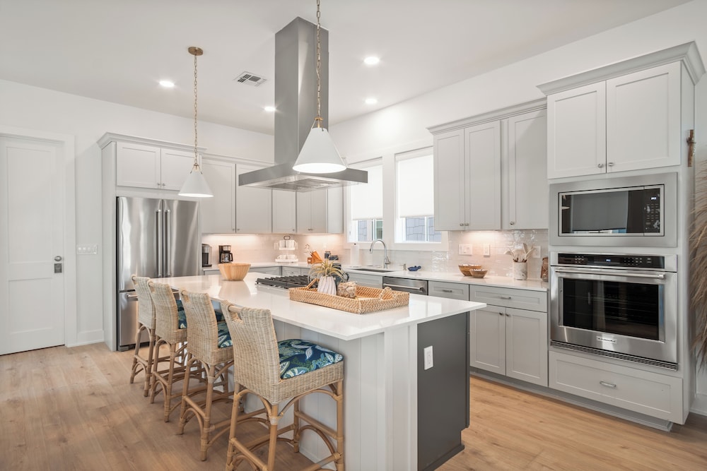 Serenity Shore 305 SOU