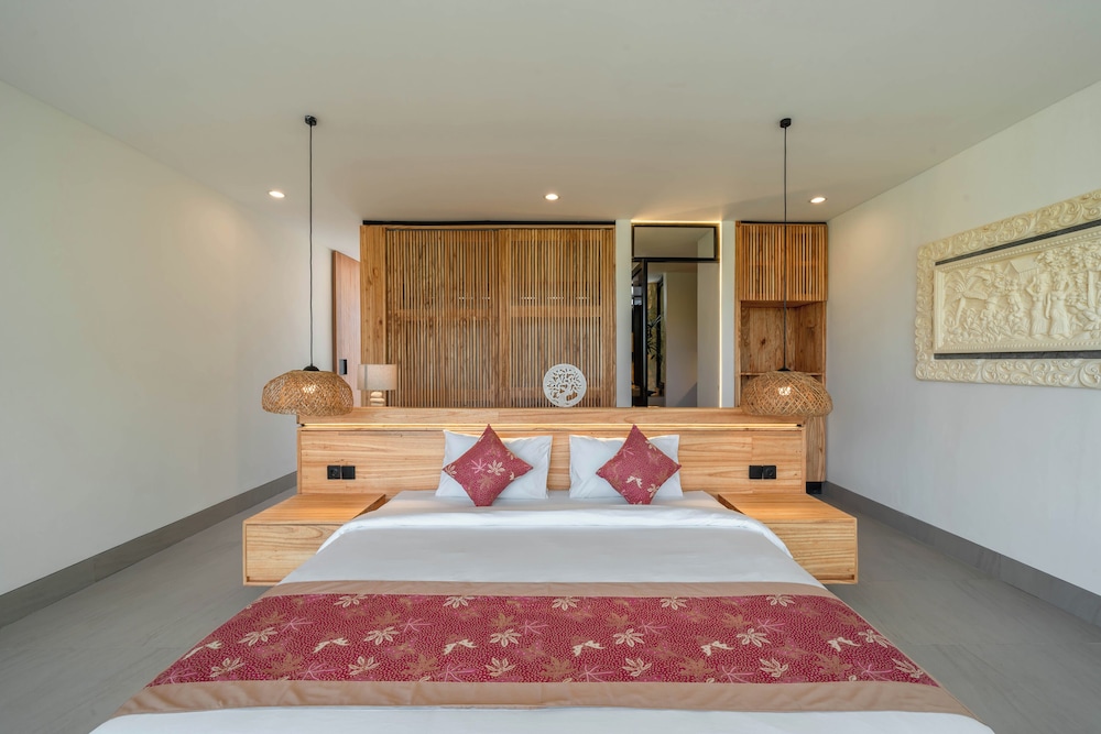 The Luminous Villa Uluwatu