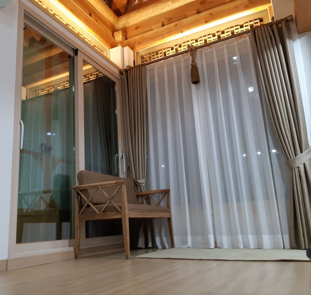 Navillera Hanok Pension view 5