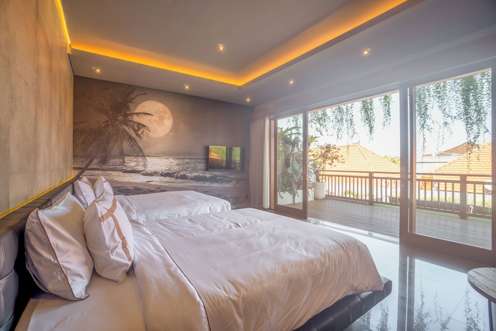 Exquisite 5BR Villa: Premier Luxury in Seminyak
