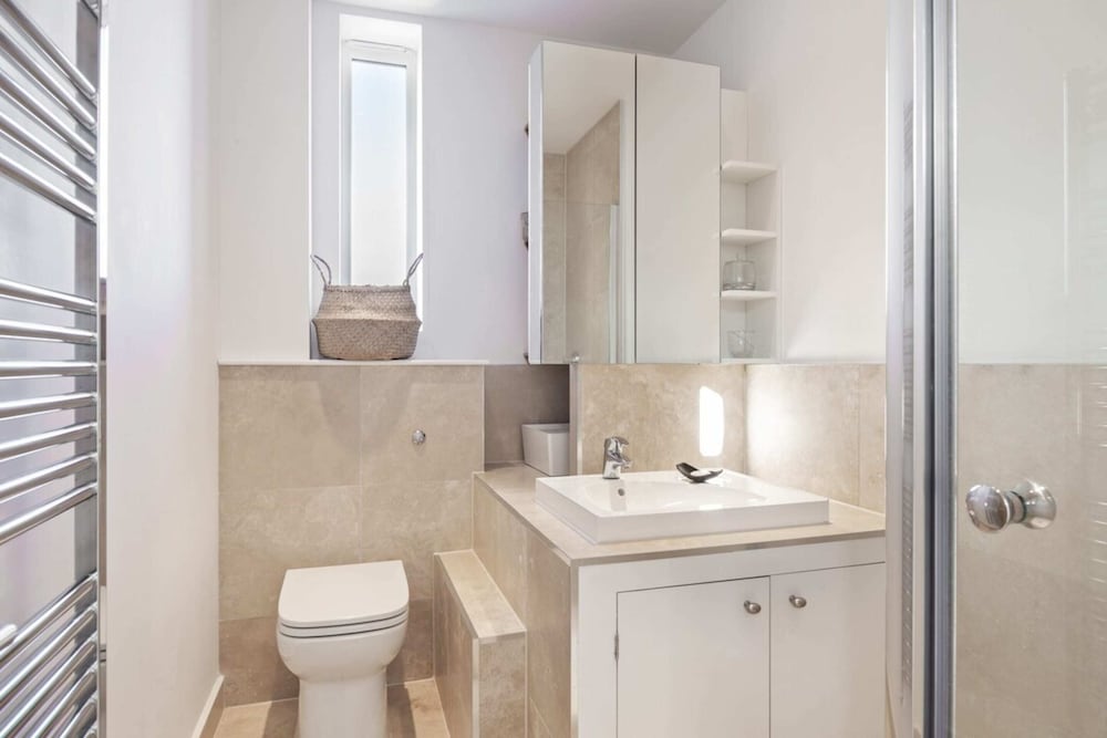 Cosy 2 Bedroom House Near Greenwich