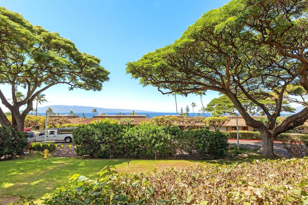 Ocean View Kaanapali Condo w 2 Lanais Loft AC Pool Walk to Beach