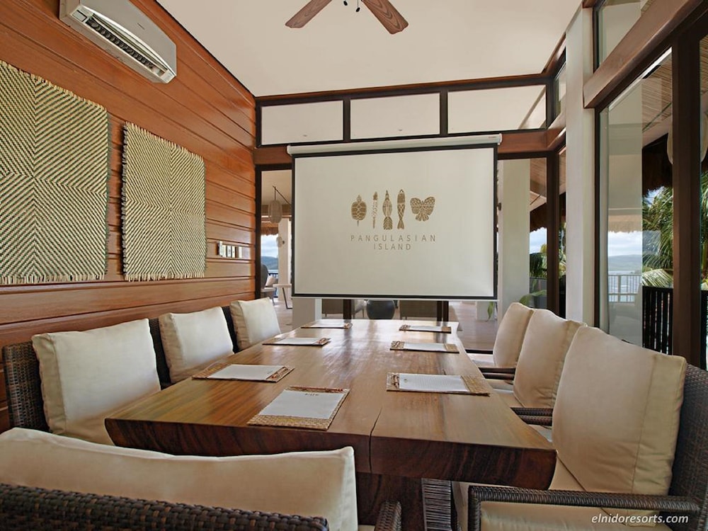 Pangulasian Island Resort