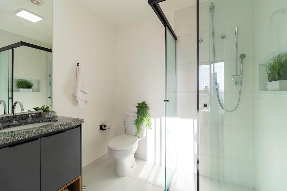 Modern, fully equipped, and well-lit with AC and gym