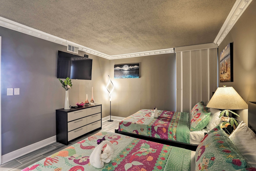 Panama City Beach Condo w/ Balcony & Ocean Views