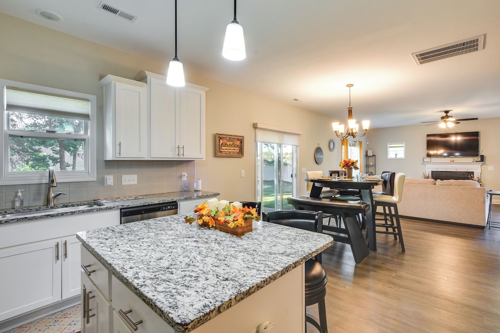 11 Mi to Fort Bragg: Family Home w/ Patio!