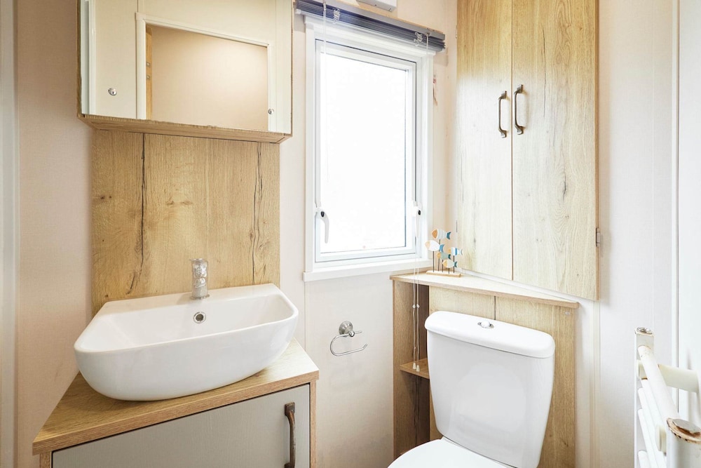 Host Stay Squirrel Lodge