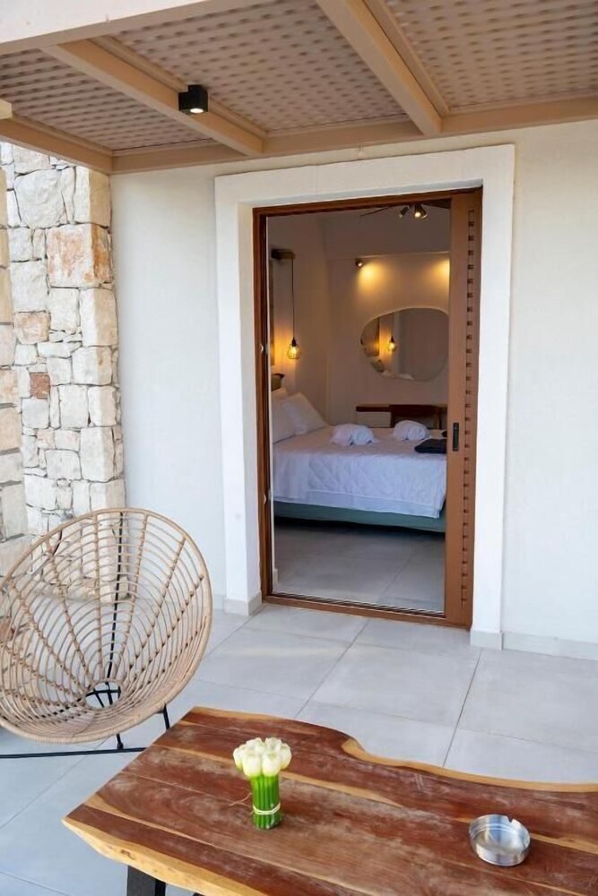 Kastri Hill Luxury Villas