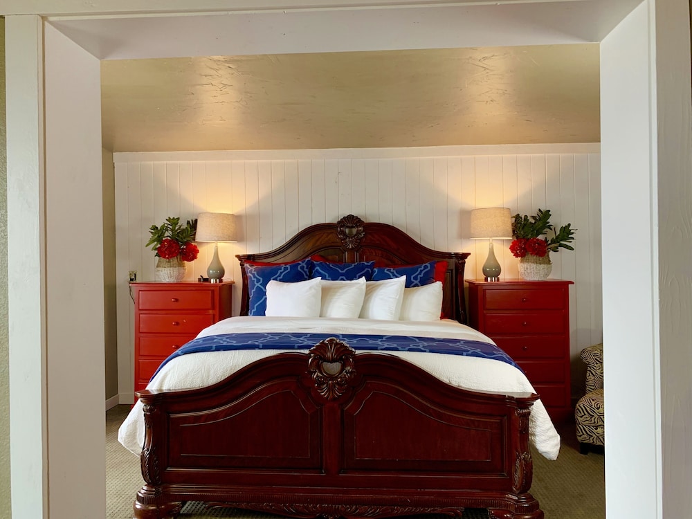 Homer Vacations - Ocean House Inn  Condos - Property Image 1