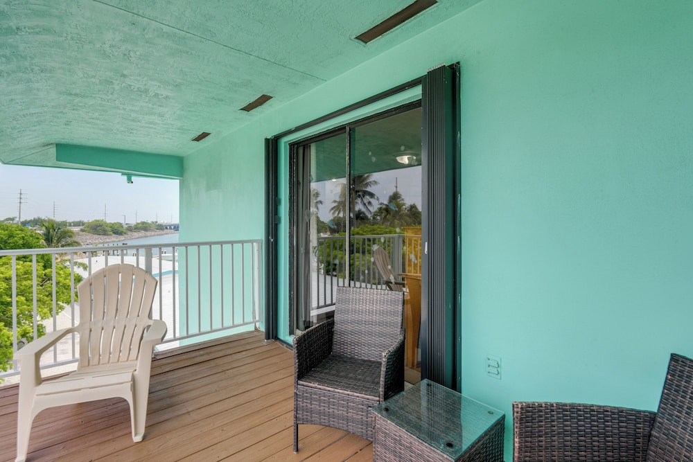 Walk to Beach: Florida Keys Gem w/ Ocean Views