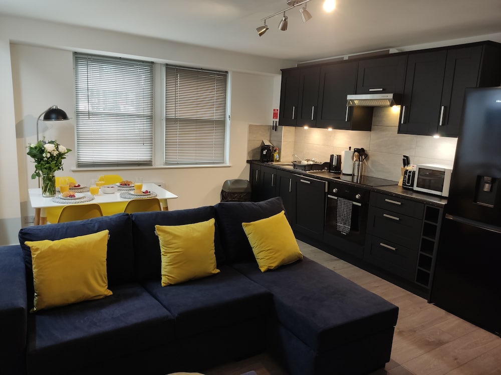 3-bed Cottage - Fast Wifi-big Garden - Town Centre, photo 9