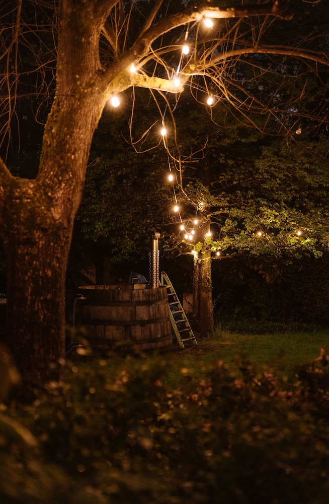 La Petite For t Antique Countryside Greenhouse