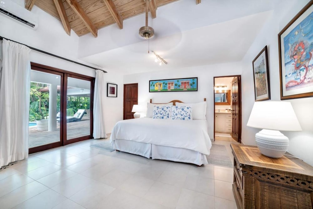Los Lagos 19 - Sleeps 10 - Butler - Pool/hot Tub view 2