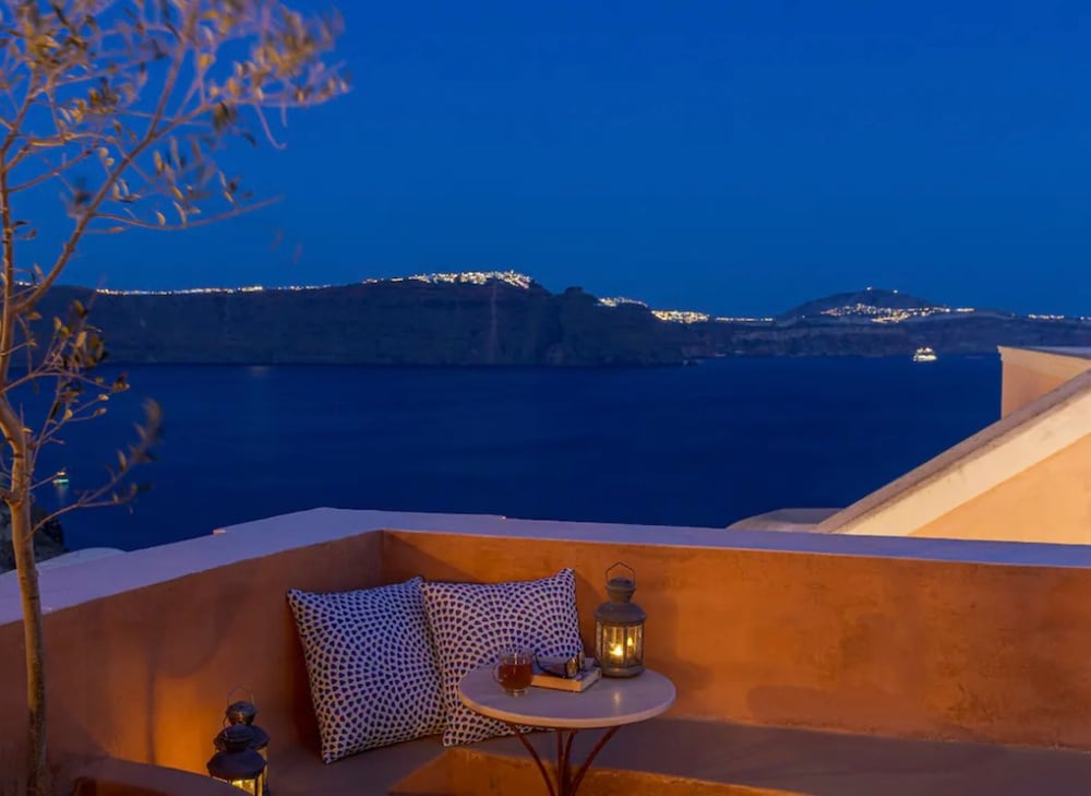 Villa in Oía with views of the caldera view 5